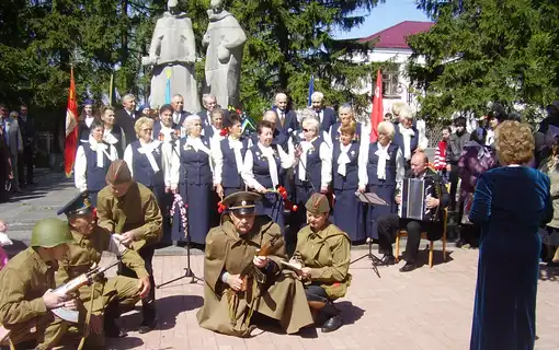 -kompoziciya-i-vistup-horu-veteraniv-pid-chas-svyatkuvannya--Dnya-Peremogi.JPG