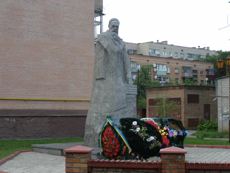 -M.Grushevskomu.JPG
