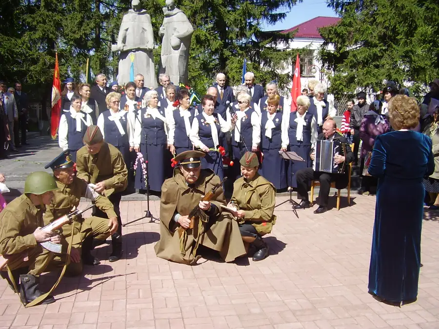 -kompoziciya-i-vistup-horu-veteraniv-pid-chas-svyatkuvannya--Dnya-Peremogi.JPG